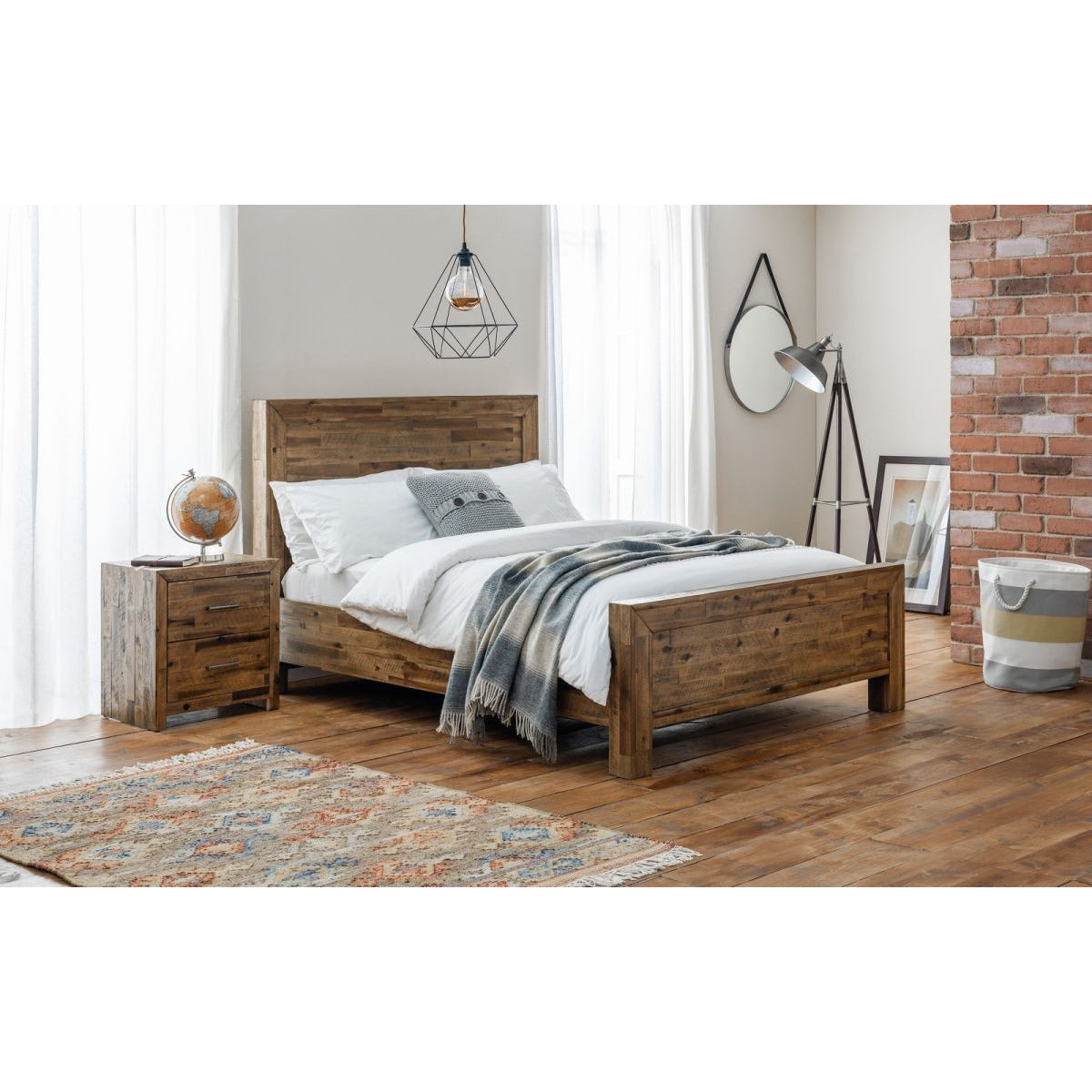 HOXTON BED SOLID HARDWOOD BED